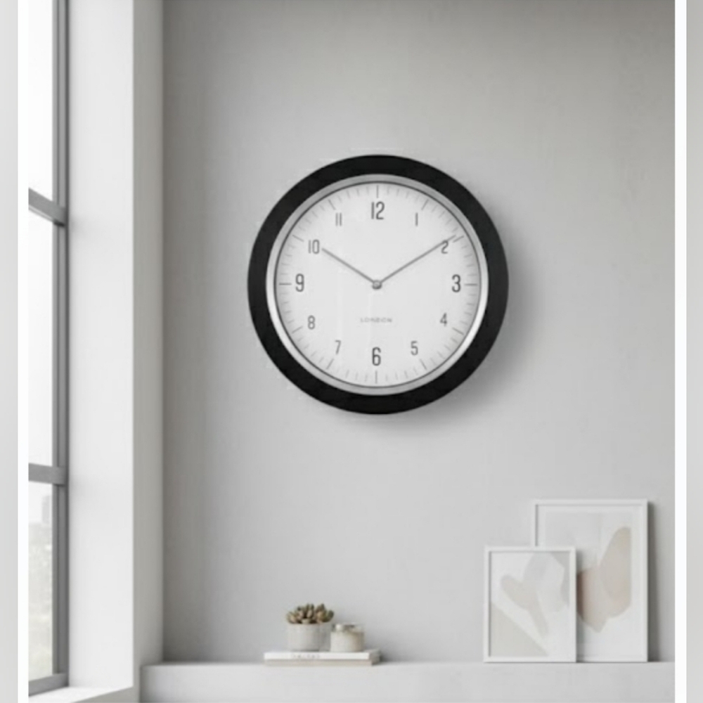 NEW! Real living clock NWT